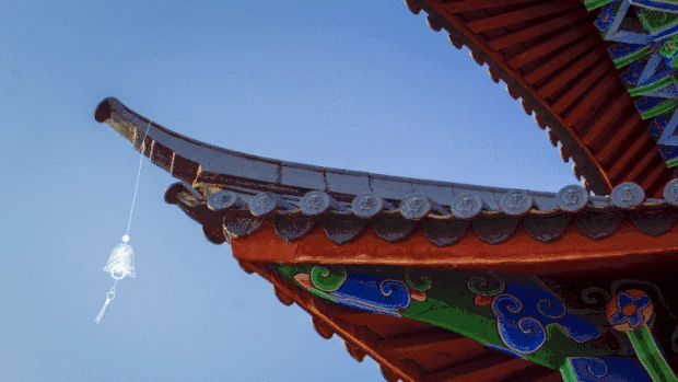 中国风古风建筑天空故宫屋檐风铃摄影创意合成gif图素材